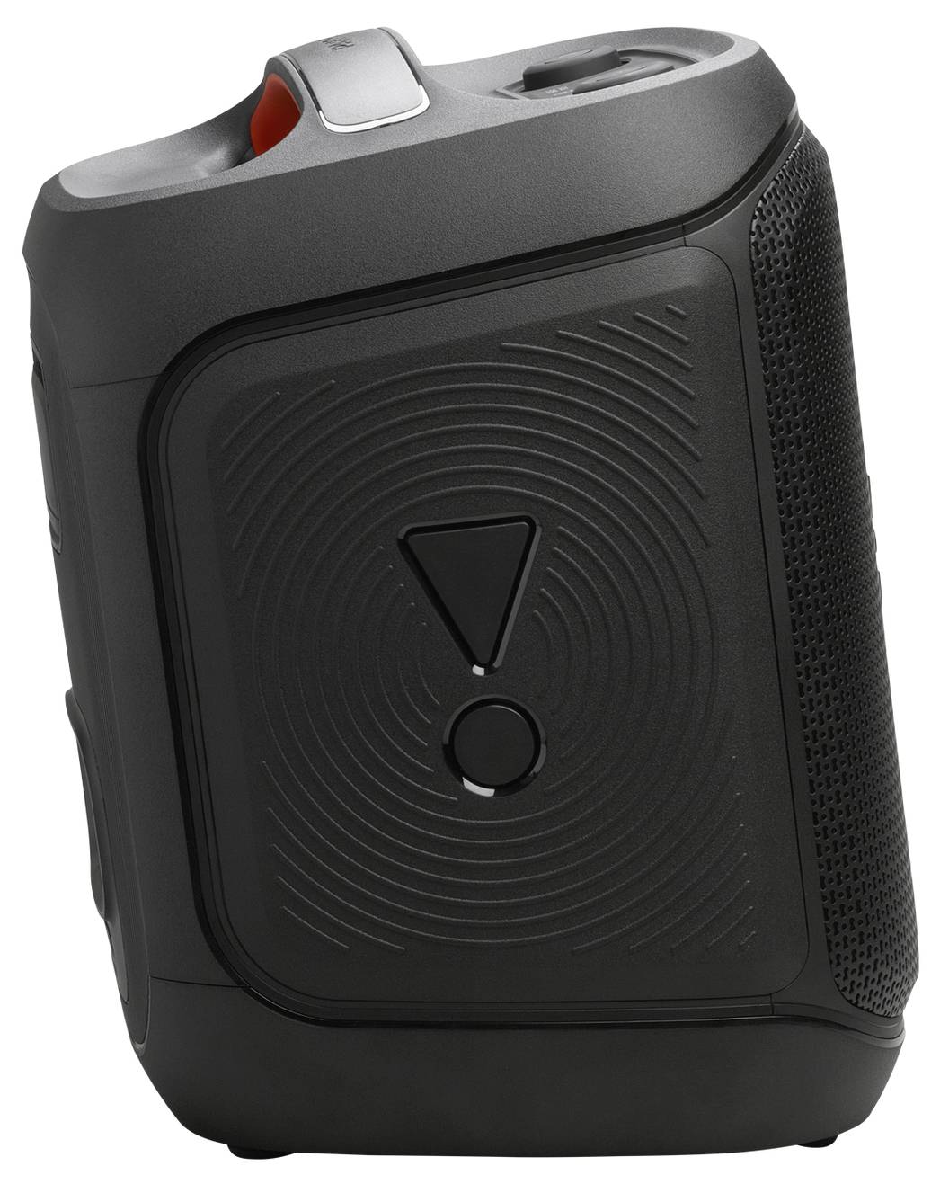 Draagbare zwarte speaker met gestructureerd design, bedieningsknoppen bovenop, en een driehoekig symbool aan de zijkant.