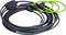 Een opgerolde set van zwarte en groene elektrische kabels met aansluitingen en blootliggende draden aan één uiteinde, gebruikt voor elektronica of elektrische stroomoverdracht.