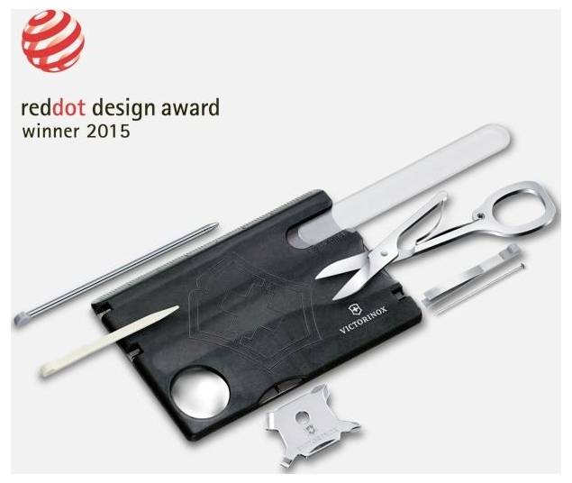 'reddot design award winner 2015' promotionele afbeelding met een zwart Victorinox multitool-etui met bevestigde schaar, mes, vijl en accessoires op een witte achtergrond