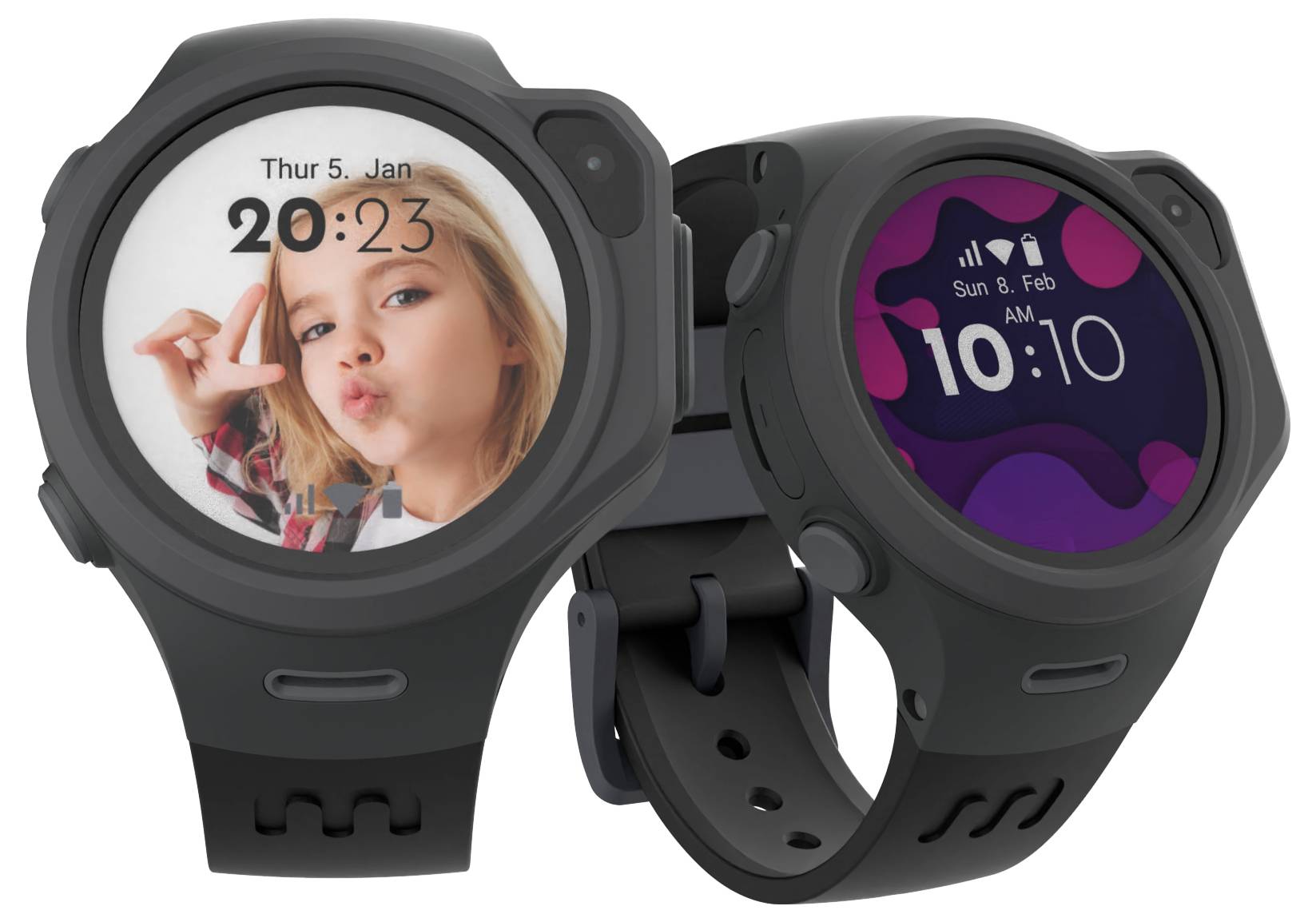 Twee smartwatches, waarbij de ene een kinderfoto weergeeft en 'Do 5 jan 20:23' toont, en de andere 'Zon 8 feb 10:10' met een abstracte vormgeving.