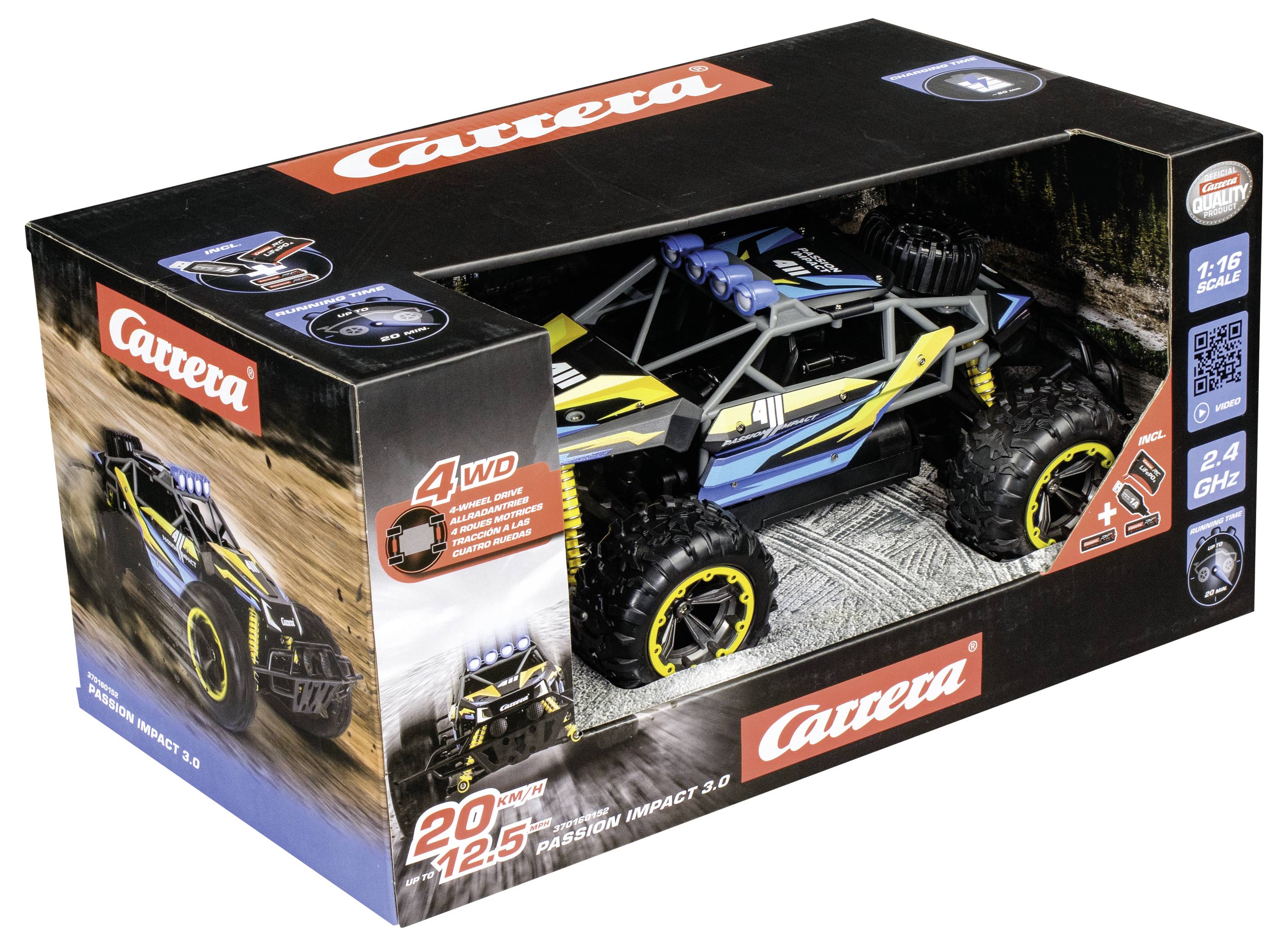 Een in een doos verpakte Carrera RC speelgoedauto met een robuust, terreinvaardig ontwerp, voorzien van grote banden en details in blauw, zwart en geel.