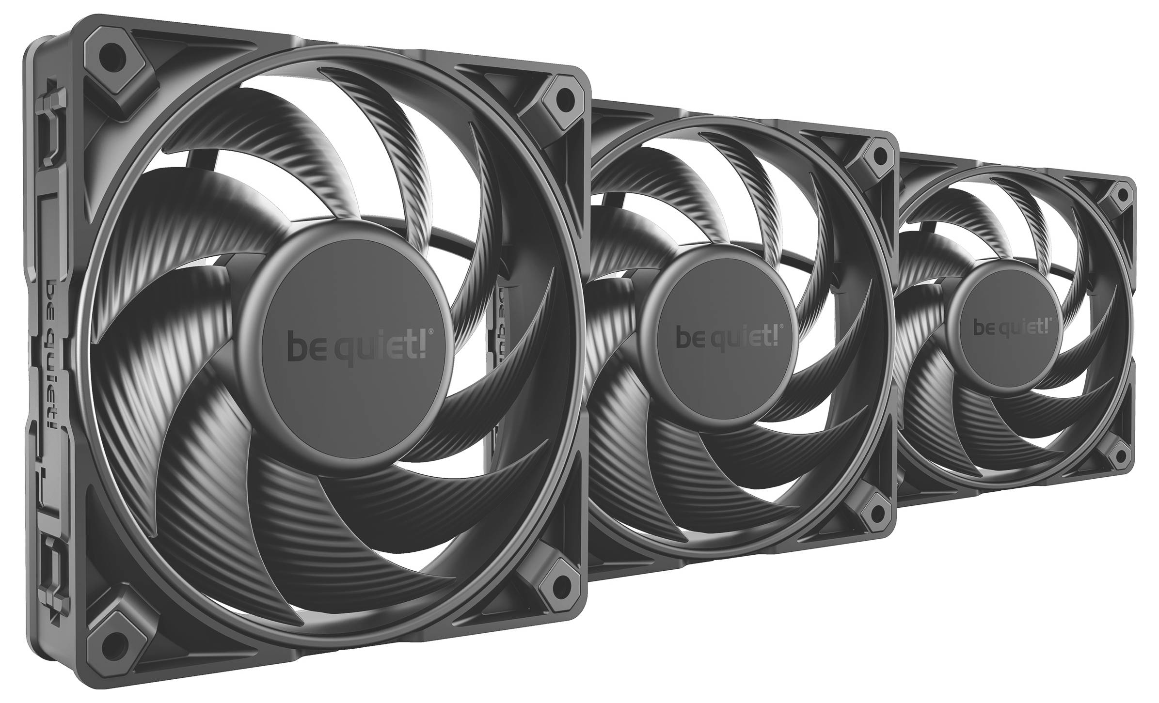 Drie zwarte computerkoelventilatoren op een rij geplaatst, elk met het 'be quiet!' logo in het midden, wat hun merk en ontwerp benadrukt.