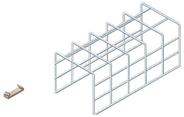 Een metalen raamwerk met een zijdeaanzicht, naast een klein houten wigvormig object aan de linkerkant, mogelijk onderdeel van een samenstel of ondersteuningsstructuur.