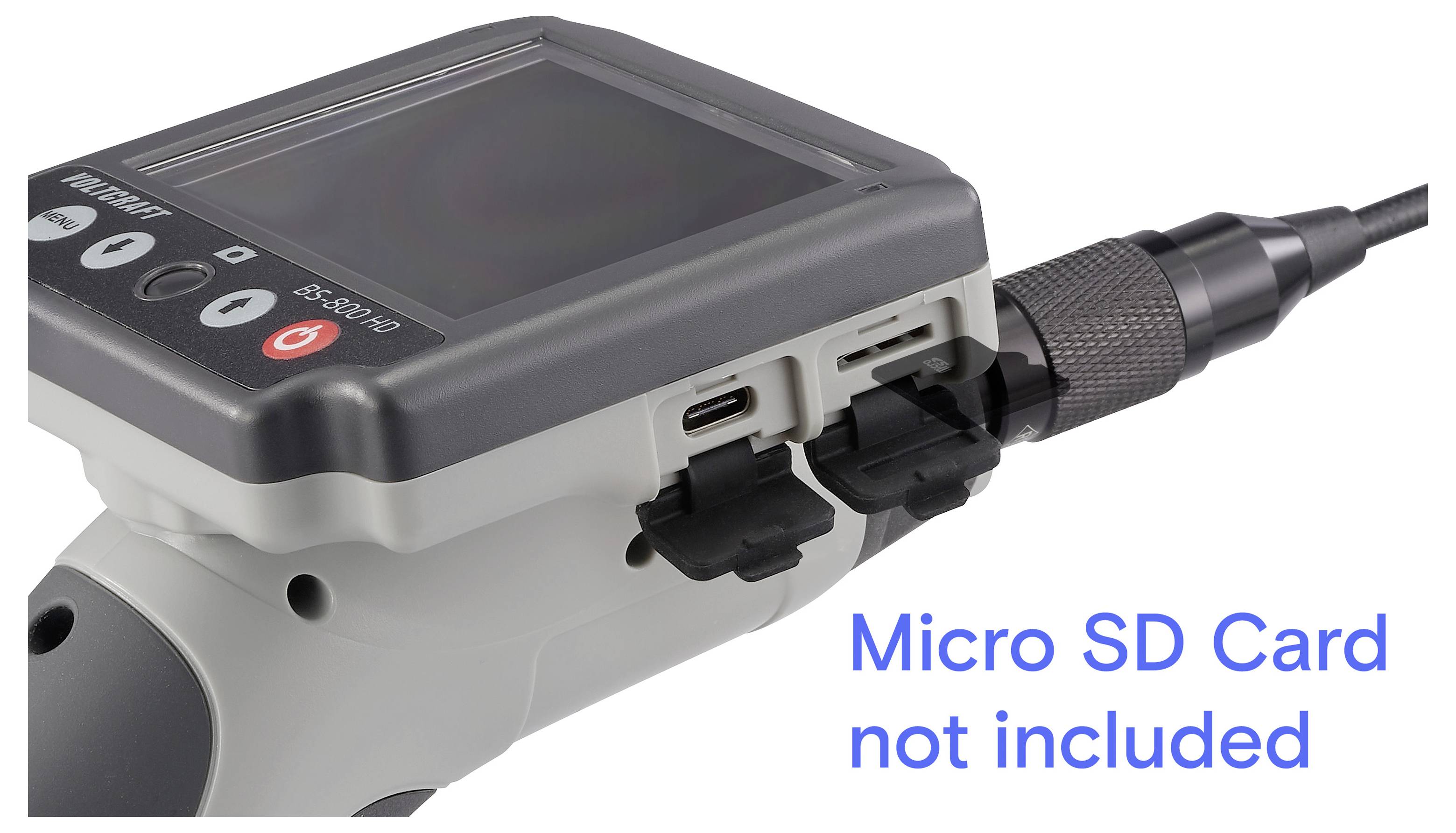 Handheld apparaat met een micro SD-kaartslot en aangesloten kabel; tekst zegt 'Micro SD-kaart niet inbegrepen'.