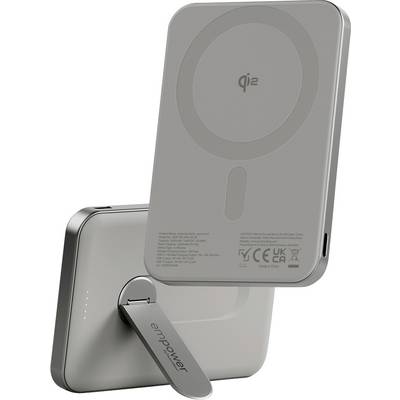 Een grijze draadloze oplader met 'qi 2' branding, voorzien van een standaard en apparaatcompatibiliteitssymbolen, ontworpen voor smartphones.