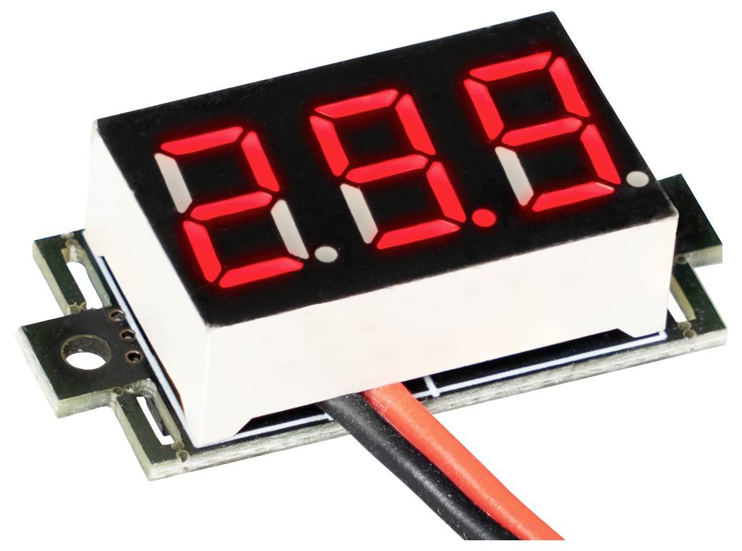 Een rode LED-digitale display toont het nummer '2.3.8' gemonteerd op een kleine printplaat met rode en zwarte draden aangesloten.