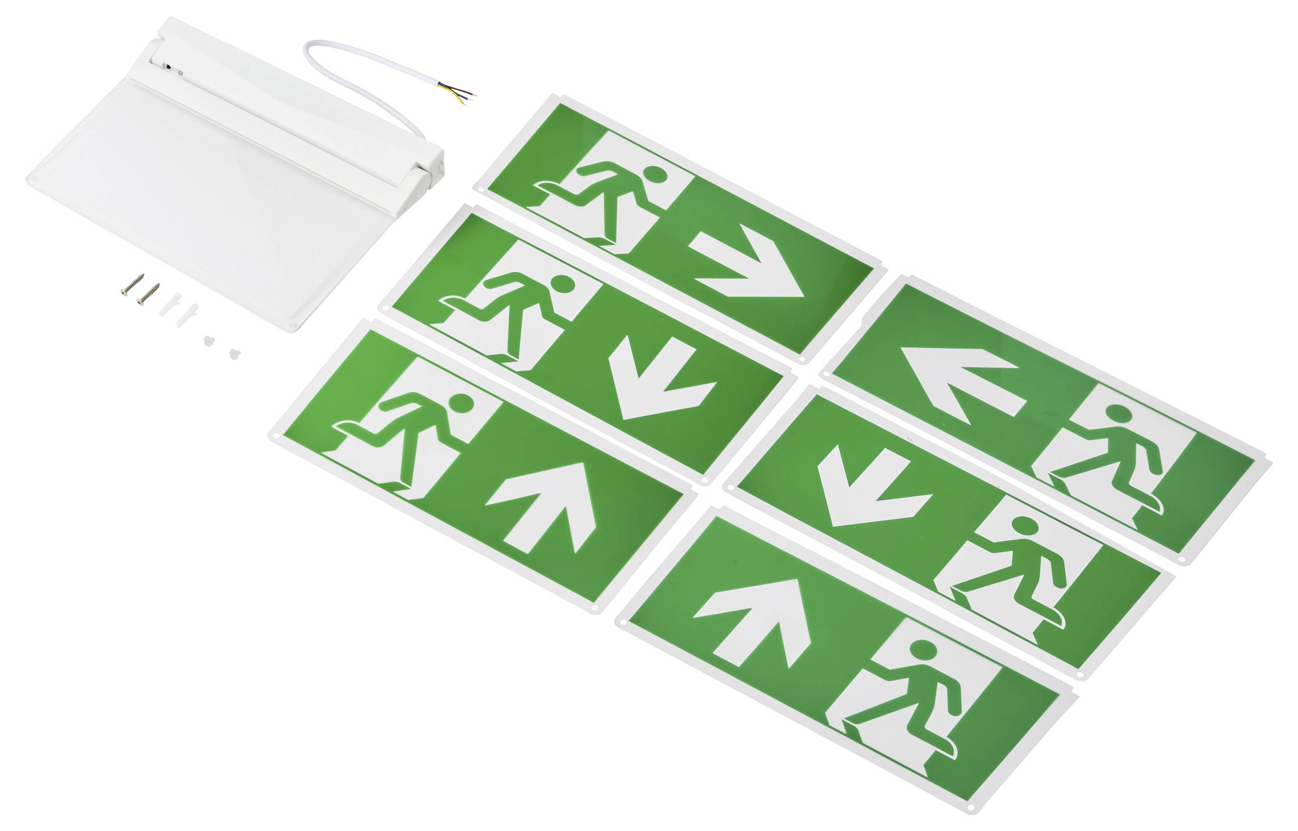 'Nooduitgang'-borden in het groen met witte pijlen en rennende figuren die in verschillende richtingen wijzen, die noodontsnappingsroutes aangeven.