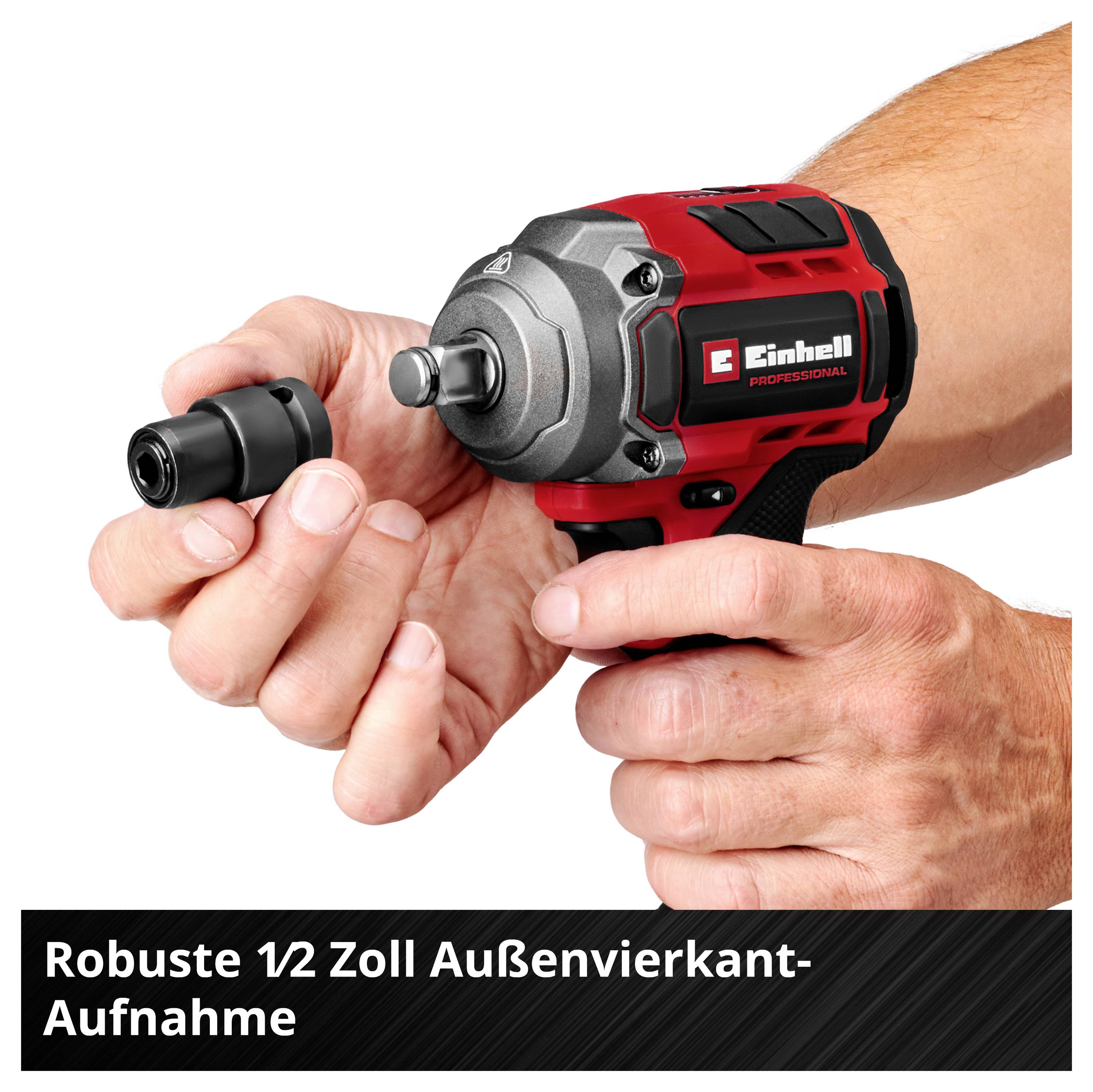 Einhell slagschroevendraaier met robuuste 1/2 inch buitenvierkant en afneembare adapter, in rood-zwart vastgehouden met twee handen.