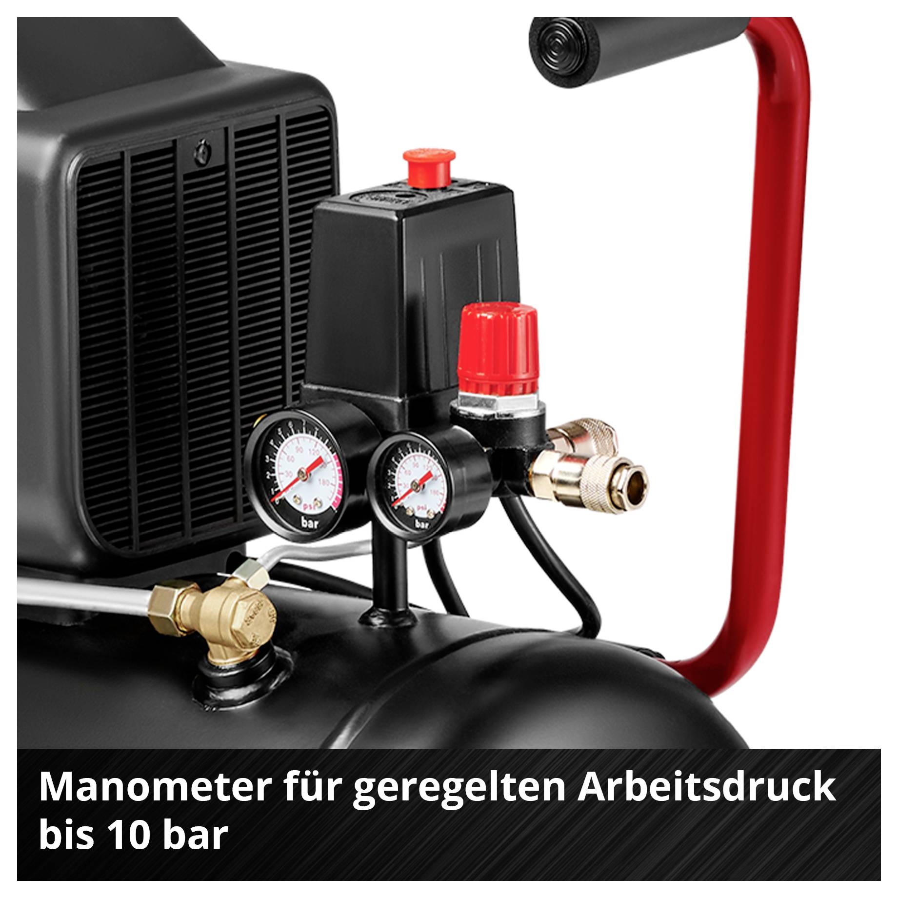 Een manometer geeft de druk tot 10 bar aan bij een compressor. In de buurt bevindt zich een rode drukregelaar.