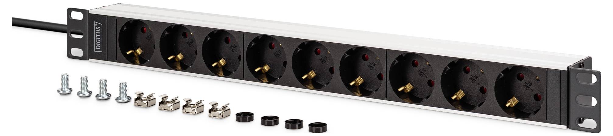 Acht-socket stekkerdoos met zwarte contactdozen, zilver en zwarte behuizing, en bijgeleverde bevestigingshardware op een witte achtergrond.