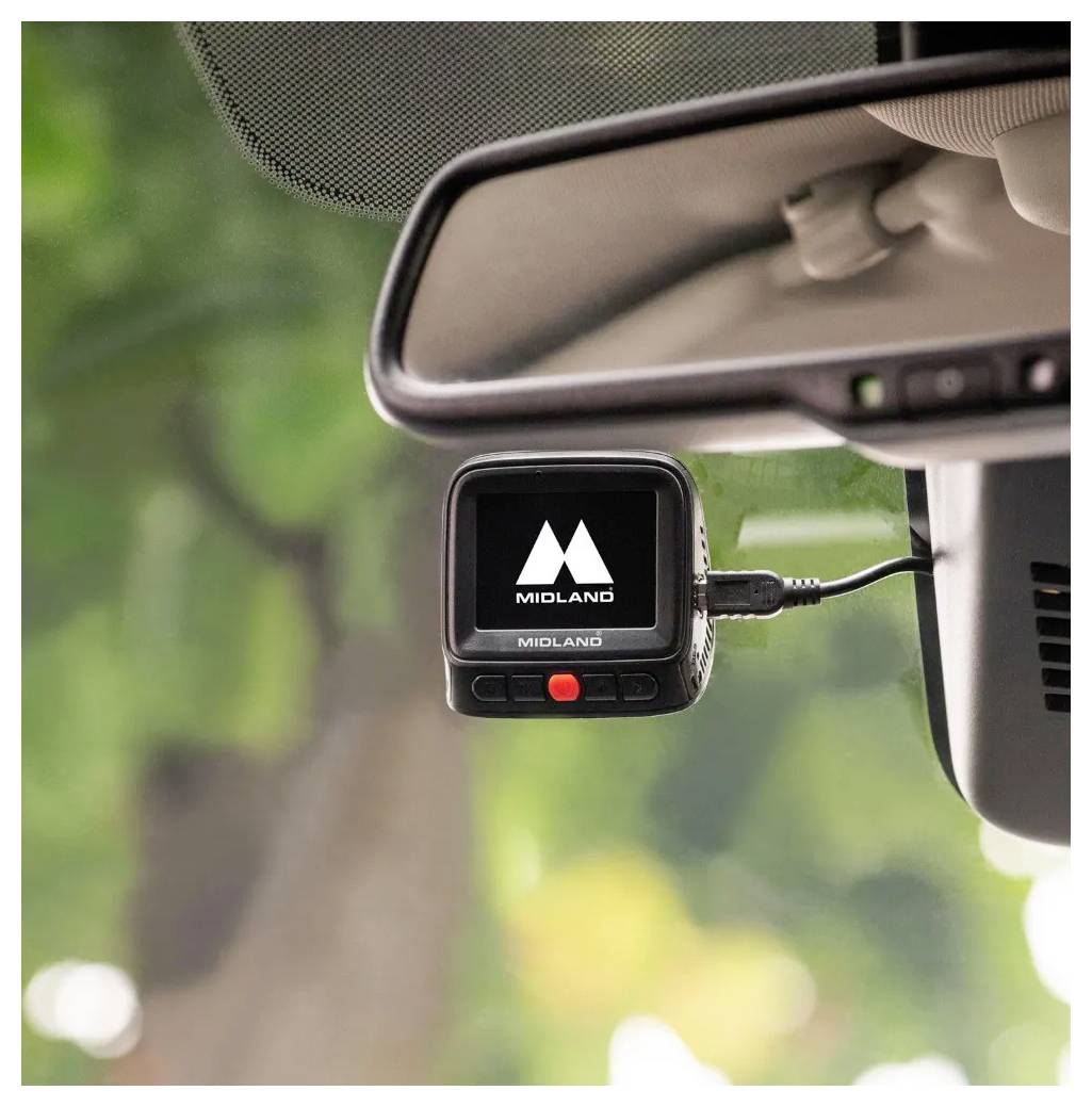 Een kleine dashboard-camera is bevestigd op de achteruitkijkspiegel van een auto, waarbij het merklogo wordt weergegeven op het scherm.
