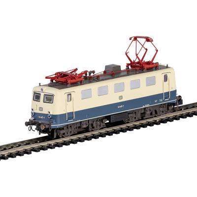 Elektrisch modeltrein in beige en blauw met rode pantografen op normaalspoor.