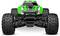 Een groene op afstand bestuurbare monstertruck met grote, robuuste banden en het woord 'MAXX' op de voorkant, gezien vanuit een vooraanzicht.
