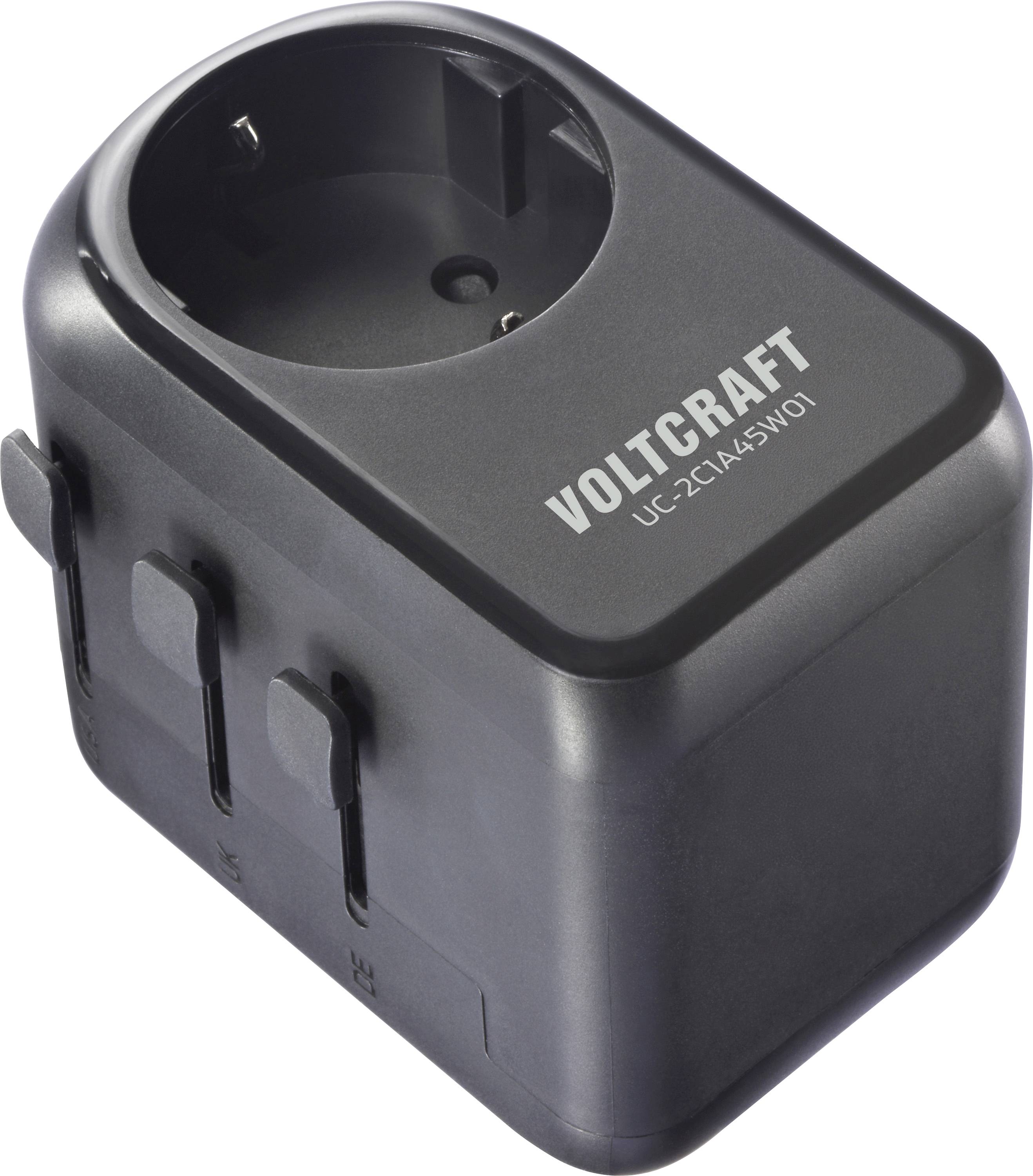 Een zwarte Voltcraft UC-12CIA-45W01 universele stroomadapter met een stopcontact aan de bovenkant en drie USB-poorten aan de zijkant.