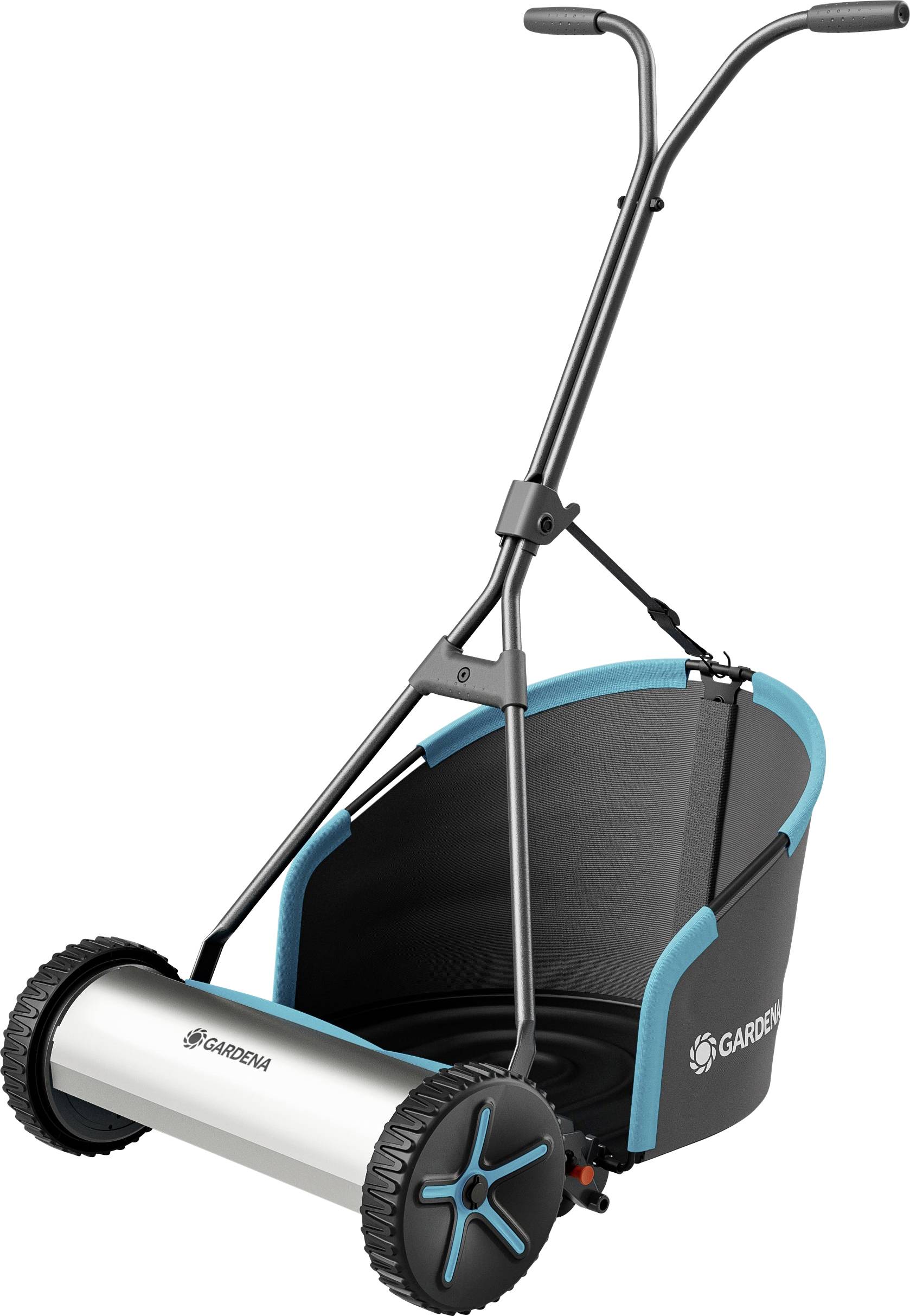 Grasmaaier met gebogen handvat, grote wielen en een bijgevoegde grassnijper. Het merk is 'Gardena'.
