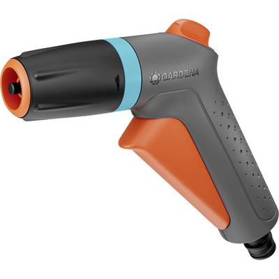 Een grijze en oranje tuinslang sproeikop van Gardena, ontworpen voor het bewateren van planten, met een ergonomische handgreep en instelbare sproei-instellingen.