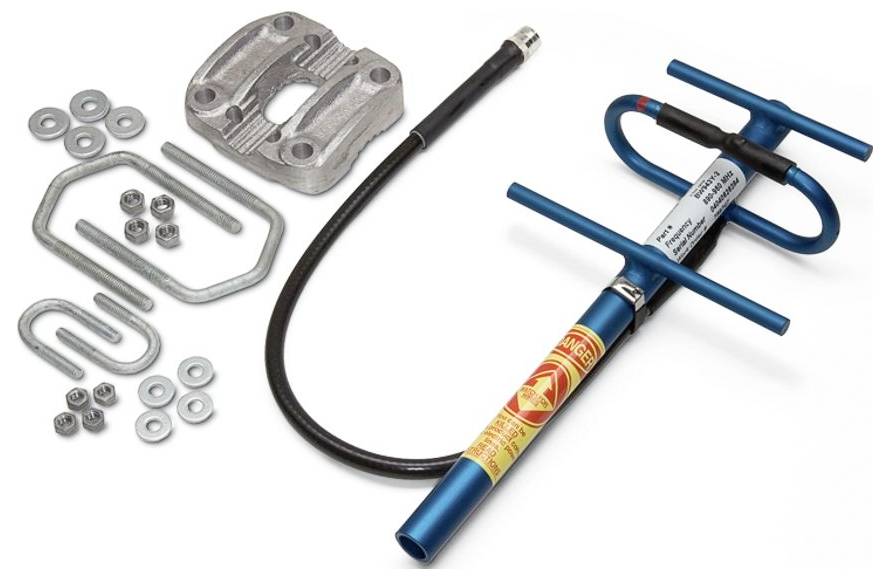 Een blauwe bandenreparatieset bevat een T-handvat spiraalprobe, U-vormige bouten, ringen, moeren en een bandenplakker.