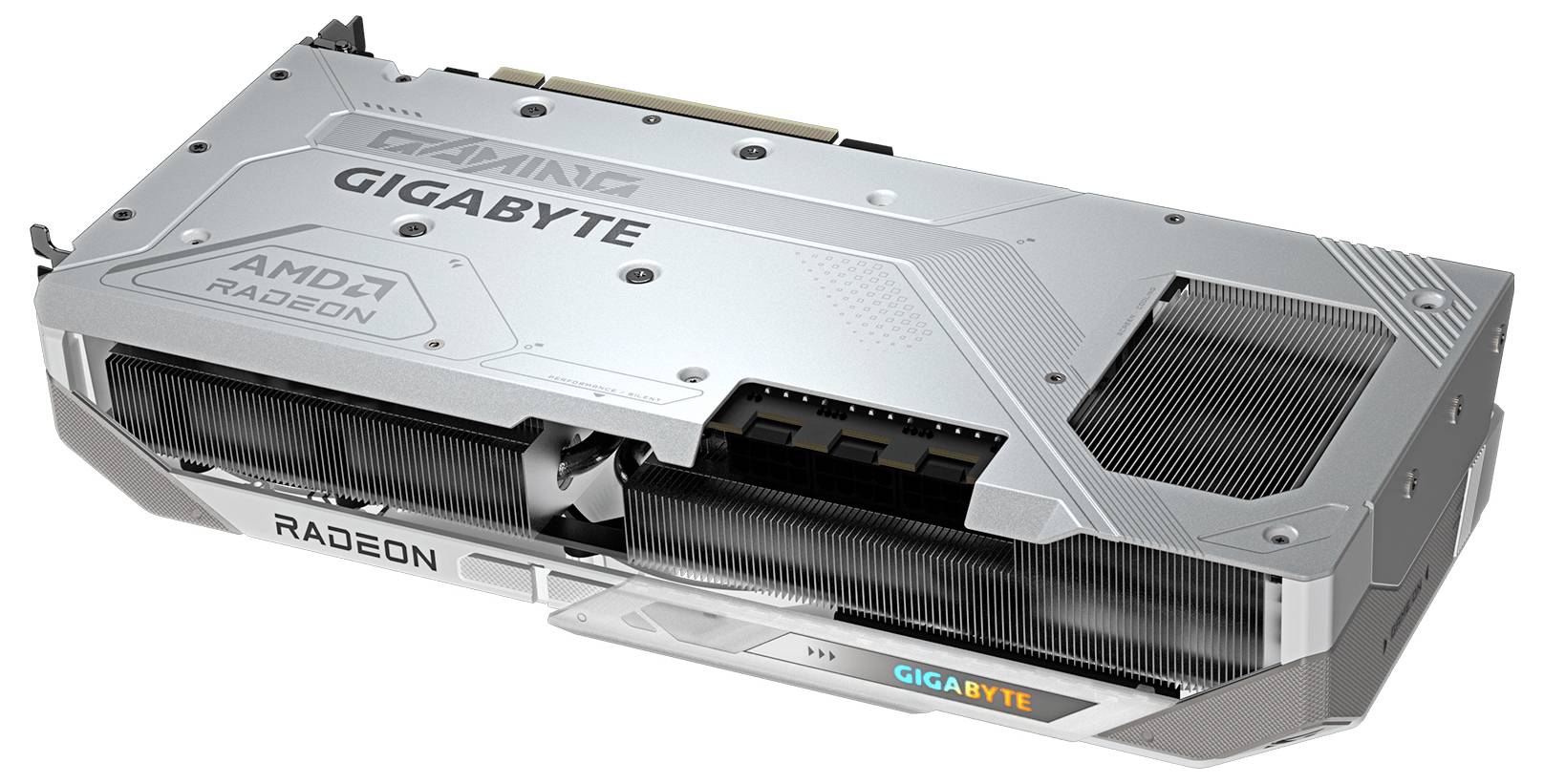 Een zilveren videokaart gelabeld met 'GIGABYTE' en 'AMD RADEON', die zijn koelroosters en strakke ontwerp toont.