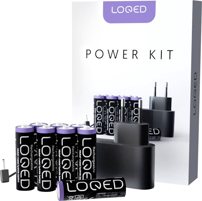 De LOQED Power Kit afbeelding toont acht oplaadbare batterijen, laaddocks en een doos met de productnaam.