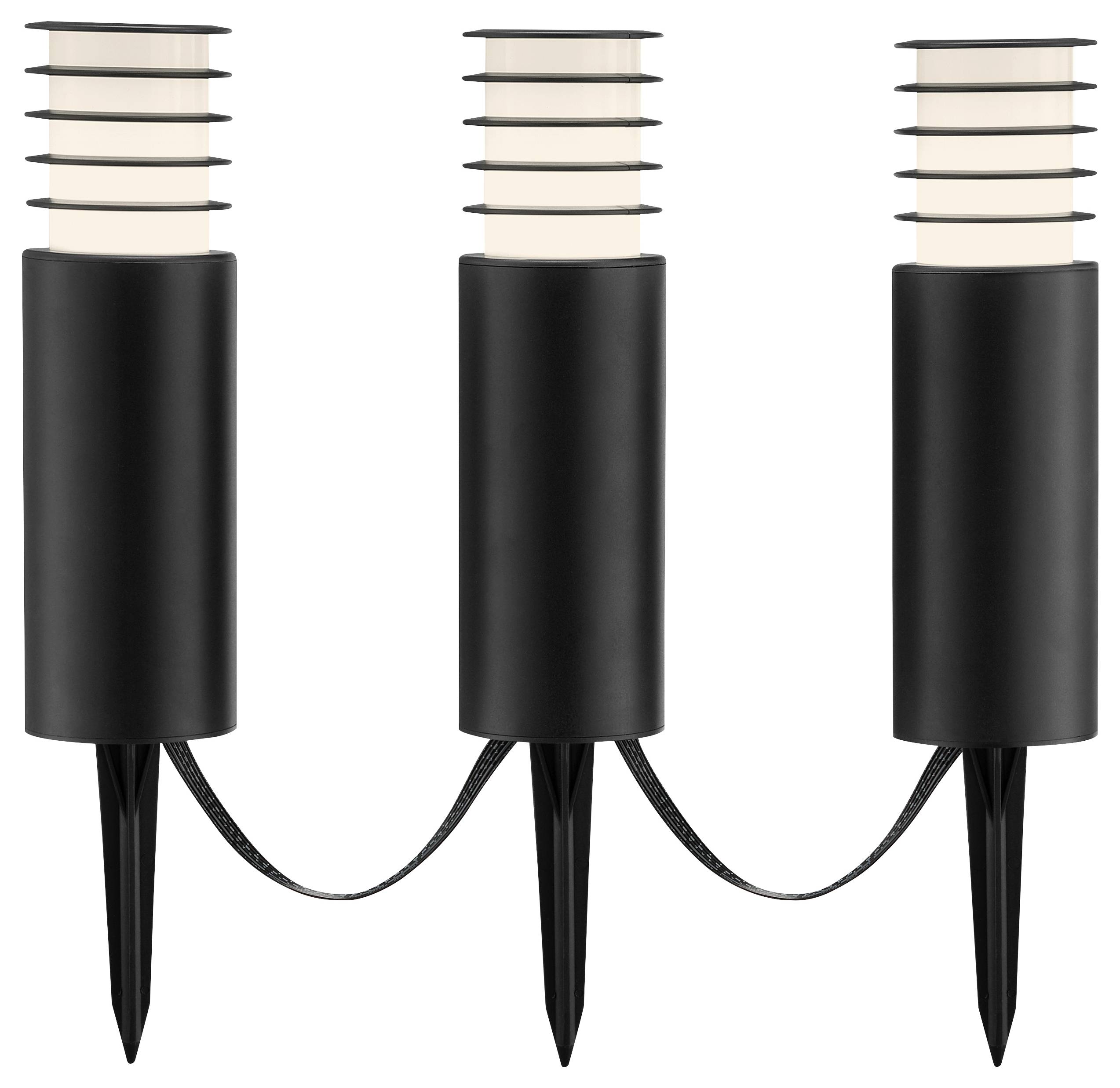 Drie moderne zwarte buitenpadverlichting paallampen, verbonden met een kabel, ontworpen voor tuin- of padverlichting.