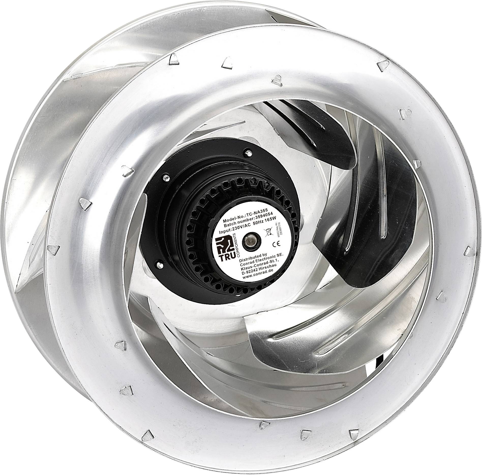 Een metalen axiale ventilator met een rond schoephuizen en een zichtbaar etiket in het midden, ontworpen voor industriële ventilatietoepassingen.