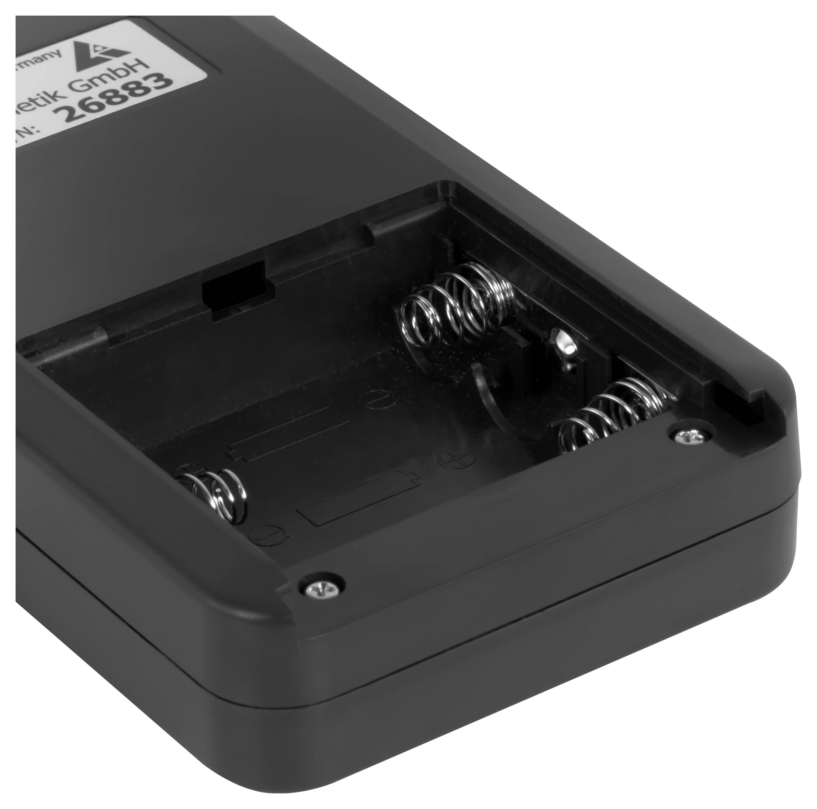 Zwarte kunststof batterijhouder voor twee AA-batterijen met blootgestelde veerkontakten en een label aan de bovenkant.