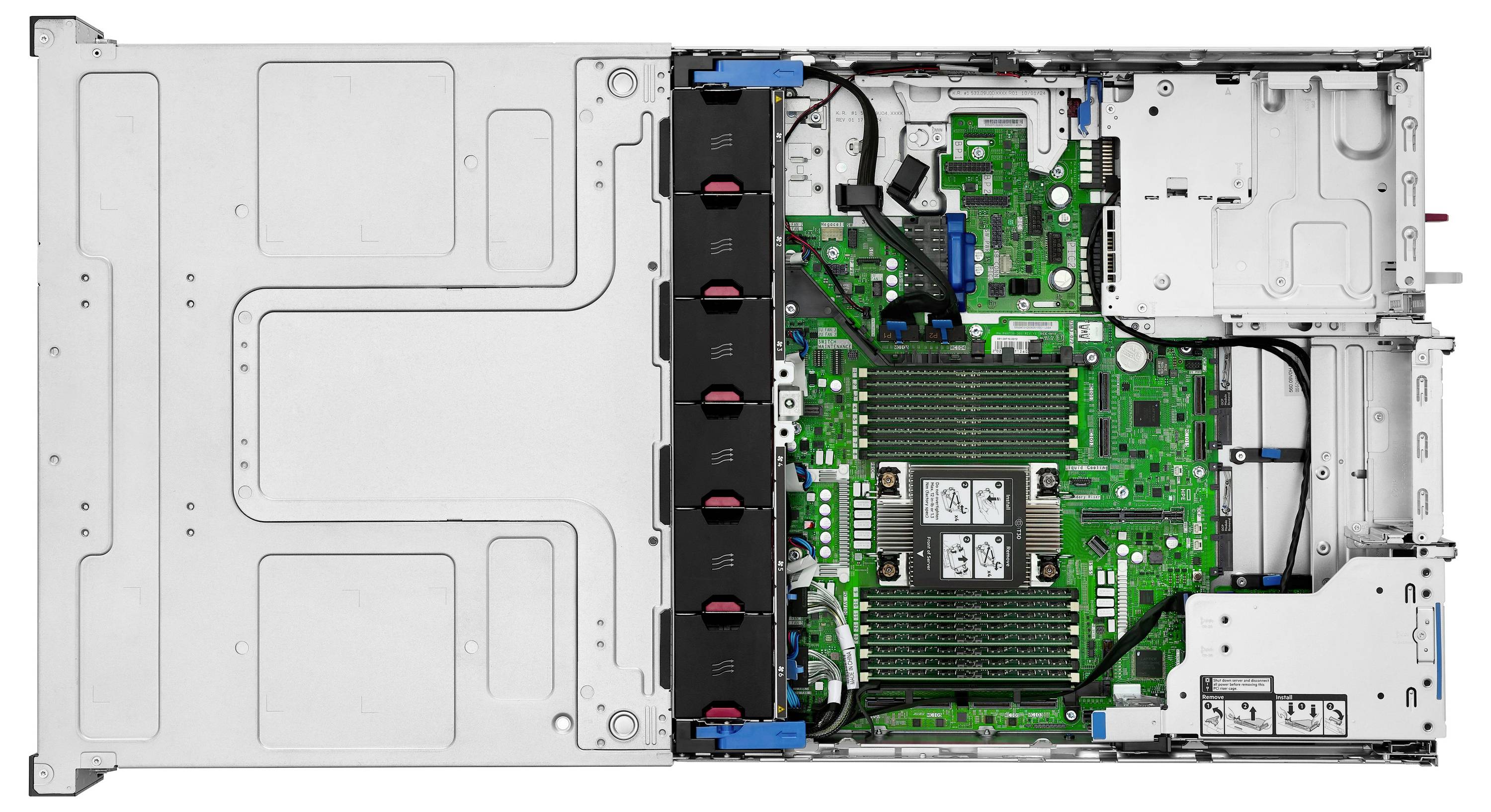 Een server met de behuizing verwijderd, met interne componenten zichtbaar, inclusief een moederbord, RAM-sleuven, koellichamen en netjes gerangschikte bekabeling.