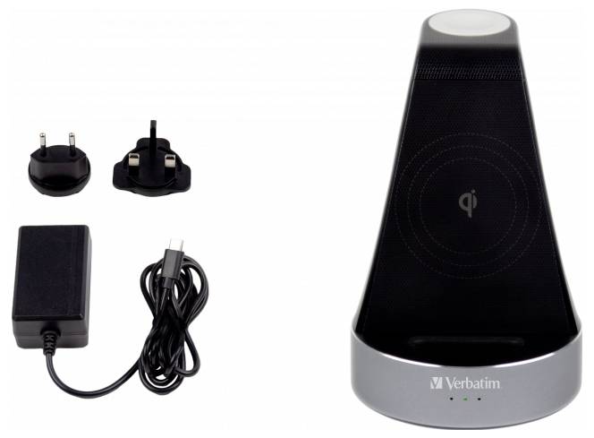 Verbatim draadloos oplaadstation met stroomadapter, kabel en uitwisselbare stekkeradapters afgebeeld op een witte achtergrond.