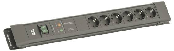 'Bach stroomverdeler met zes Schuko-contactdozen en schakelaar voor overbelastingsbeveiliging, ontworpen voor wandmontage, weergegeven in horizontale oriëntatie.'