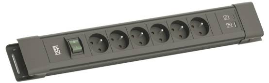 Een zeskanaals stekkerdoos met een groene aan/uitschakelaar, gemerkt 'BACHMANN', ontworpen voor het aansluiten van meerdere elektrische apparaten.