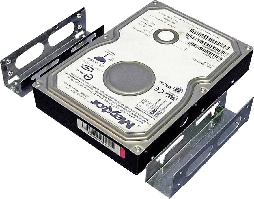 Een computerfestplaat met metalen bevestigingsklemmen op een witte achtergrond.