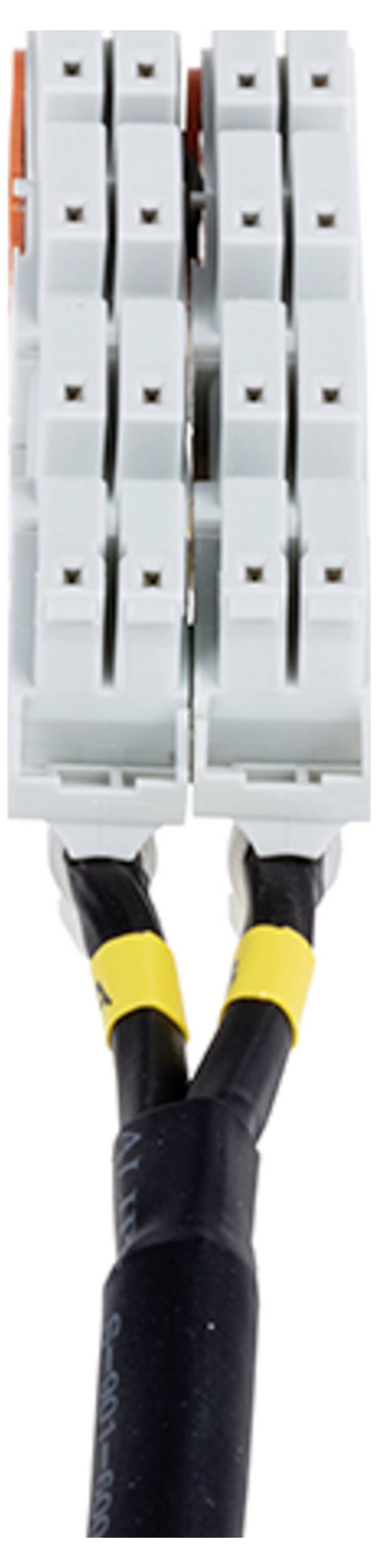 Een close-up van een grijze elektriciteitsconnector met twee aangebrachte kabels, verpakt in zwart en geel isolatiemateriaal.