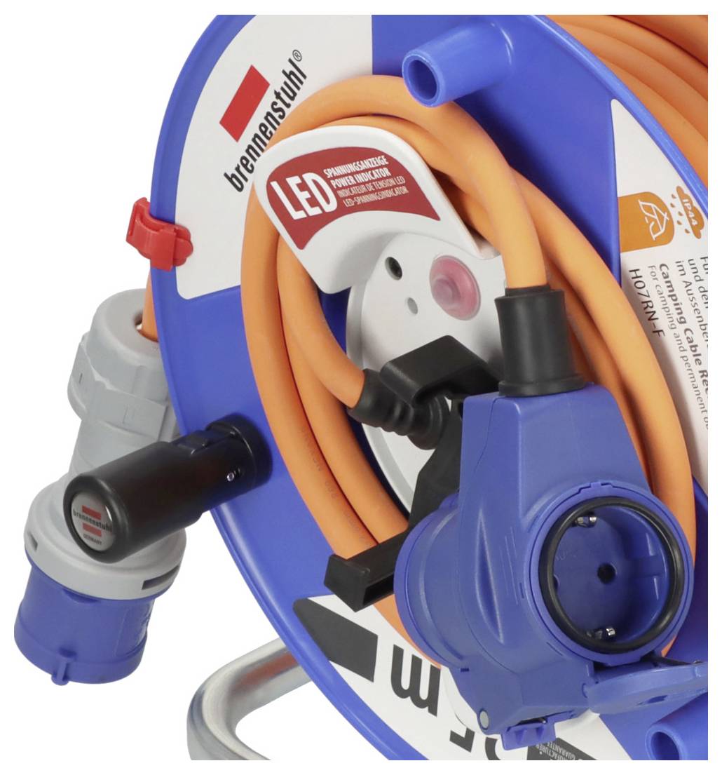 Een blauwe spoel met oranje kabel, gemarkeerd als 'brennenstuhl LED,' met elektrische aansluitingen zichtbaar.