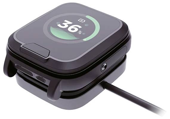 Een digitaal laadapparaat dat het batterijniveau op 36% weergeeft, met een aangesloten kabel, wat aangeeft dat actief wordt opgeladen.