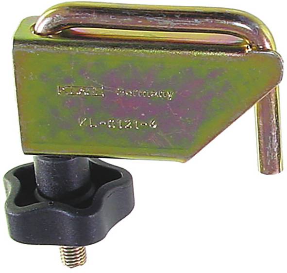 Een metalen hangslotbeugel met een cilindrisch slot en zwarte knop, gebruikt om Mercury buitenboordmotoren op boten vast te zetten.