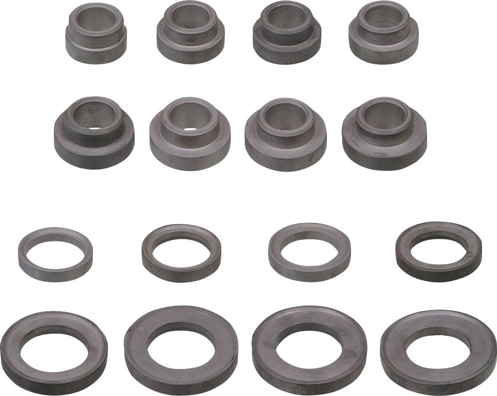Verschillende rijen metalen ringen en afstandhouders georganiseerd in een grid op een eenvoudige achtergrond, variërend in grootte en dikte.