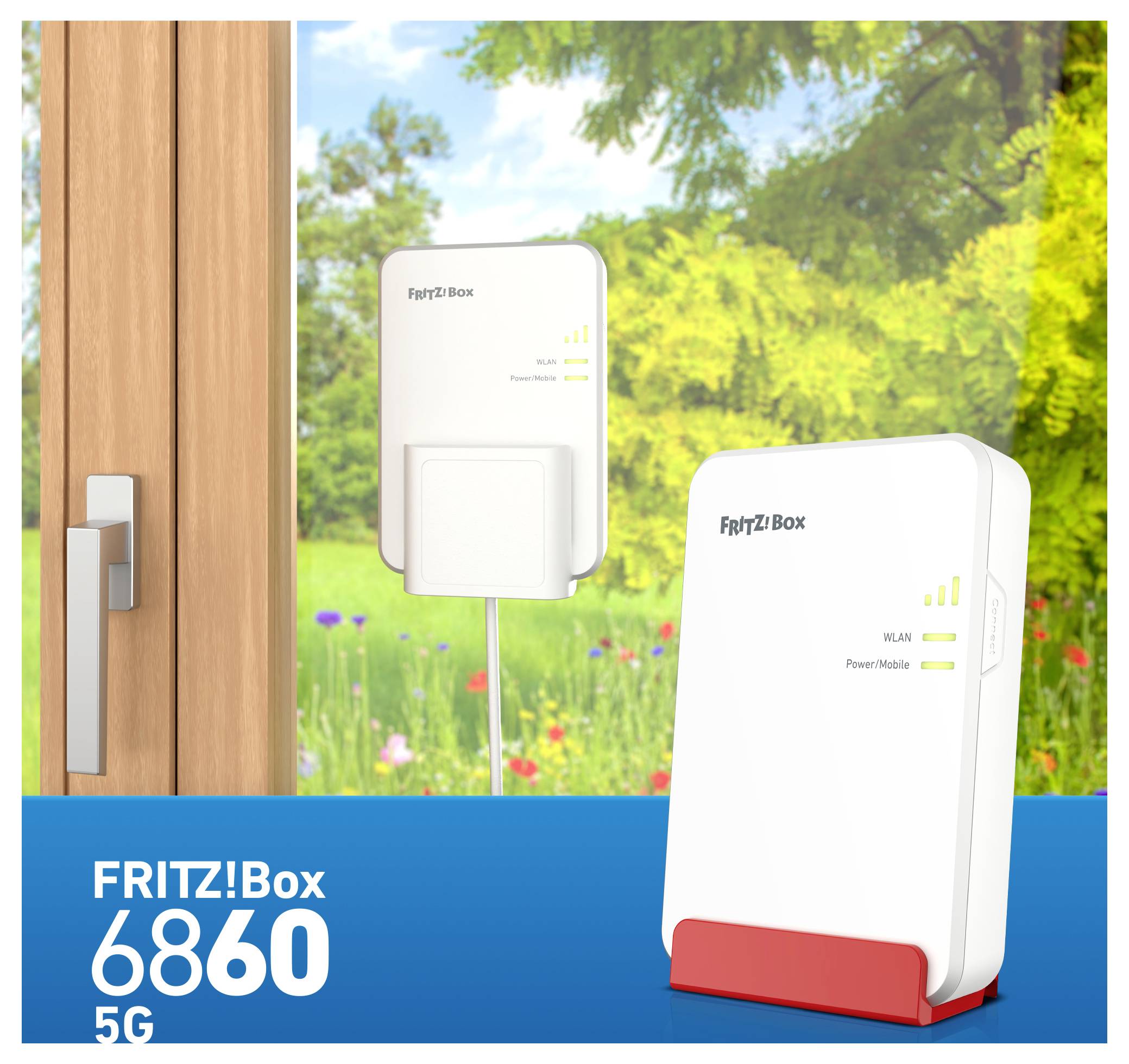 'FRITZ!Box 6860 5G' modem bij een raam. Twee apparaten getoond: één gemonteerd, één staand. Heldere achtergrond met groene bomen en bloemen.