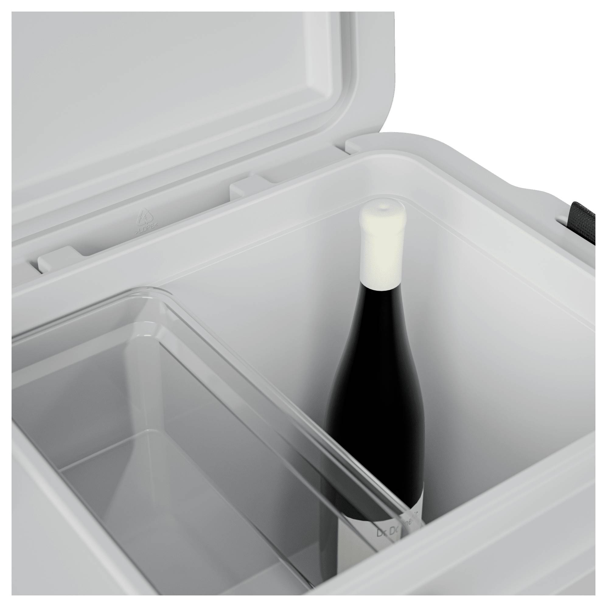 Open koelbox met een enkele wijnfles rechtop staand naast een verwijderbare scheidingswand.