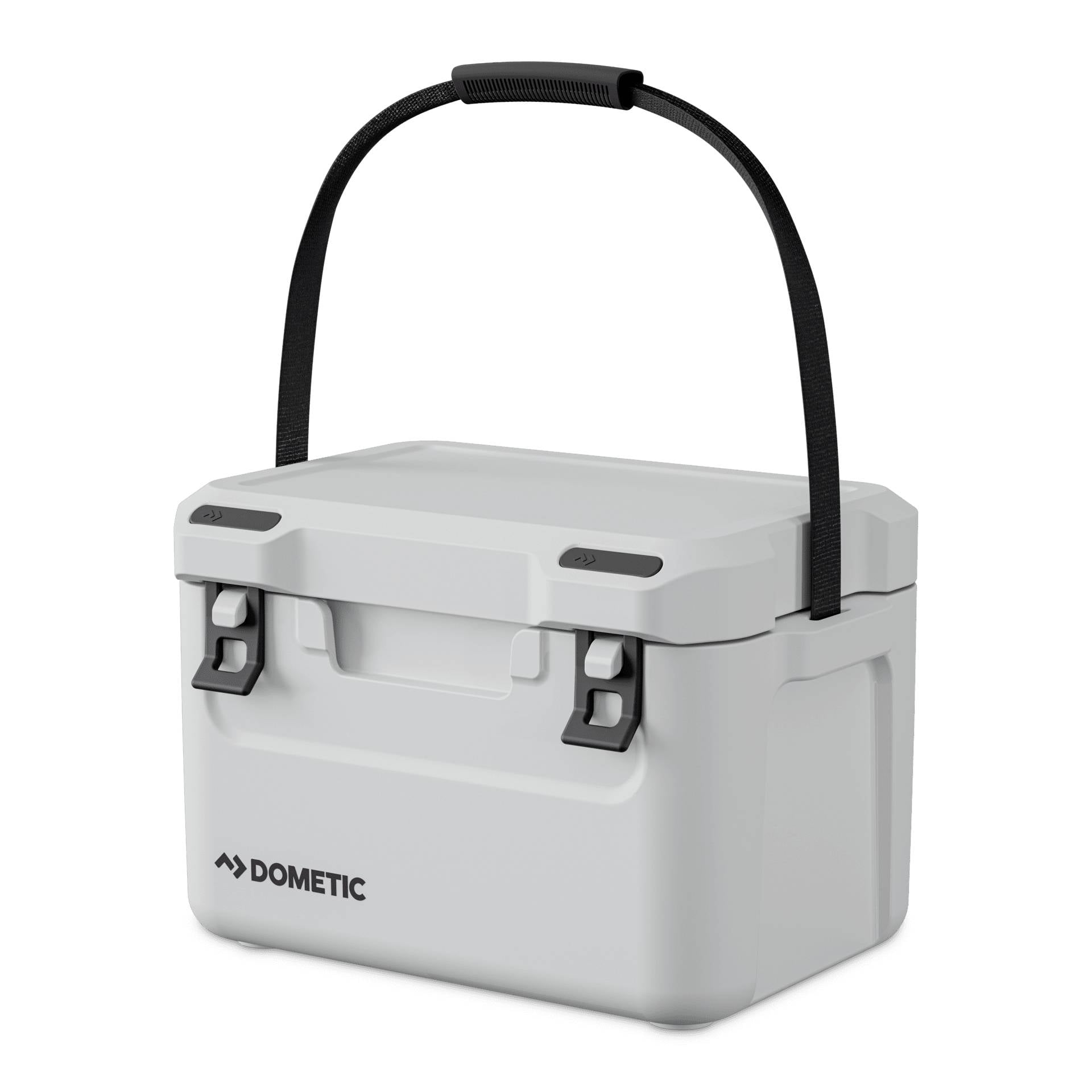 Grijze Dometic harde koelbox met zwarte draagband en sluitingen, afgebeeld op een witte achtergrond.