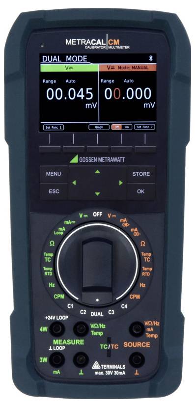 'METRACAL CM Kalibratiemeter' handheld apparaat met digitaal scherm met weergave van '0.045 mV' en '0.00 mV'. Verschillende knoppen en een draaiknop zijn zichtbaar.