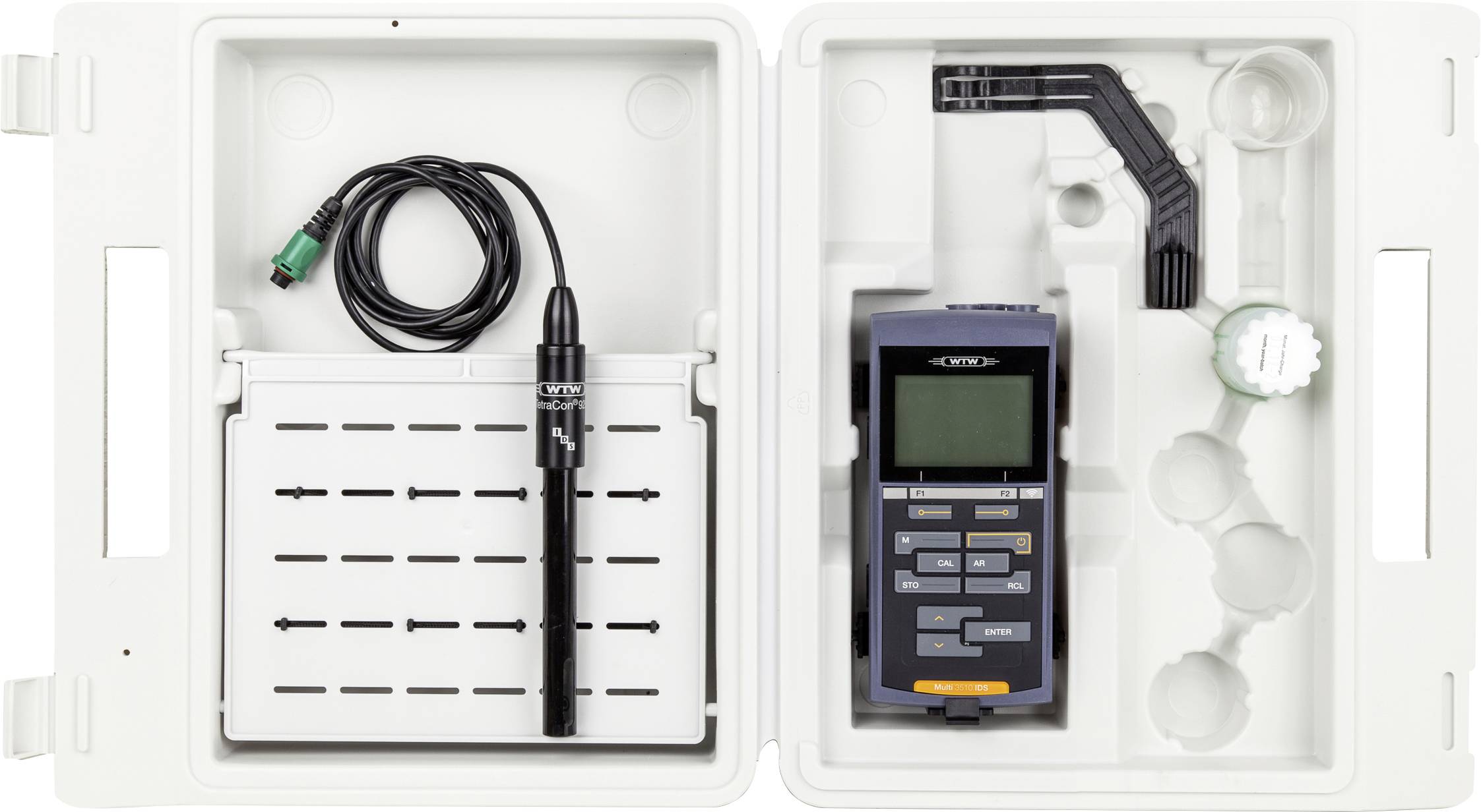 Een witte koffer met vakken bevat een elektronisch meetinstrument, een probe met kabel en ruimte voor aanvullende items.