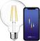 Een intelligente gloeilamp en een smartphone met de 'nordlux smart' app-interface, die connectiviteit voor huisverlichting besturing aangeeft.