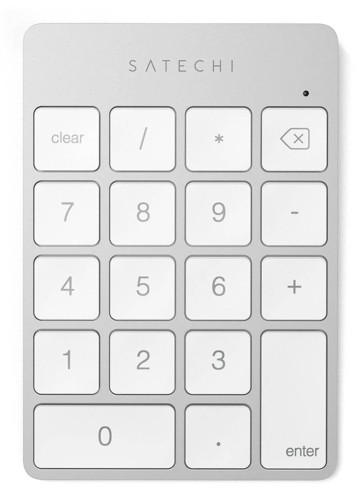 Een zilveren Satechi numerieke toetsenbordpaneel met gelabelde toetsen inclusief cijfers, basishandelingen, 'wissen' en 'invoeren'.