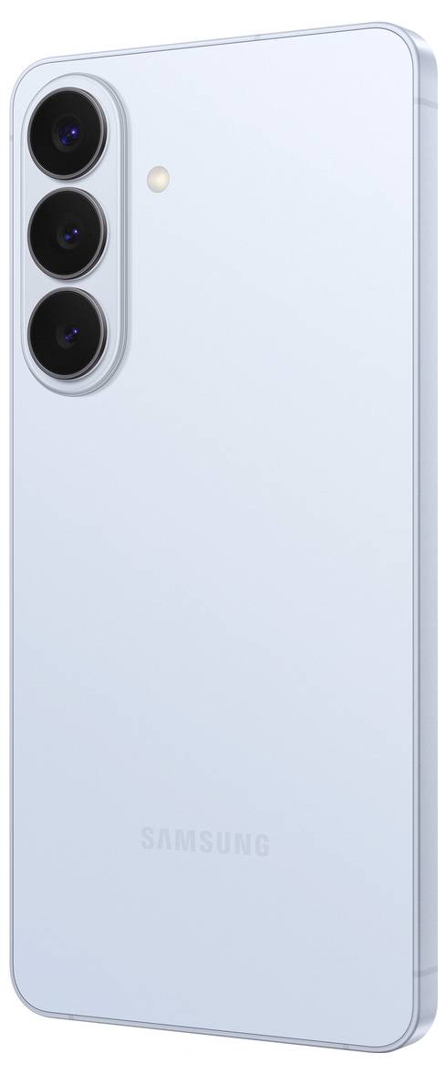 Achteraanzicht van een lichtblauwe smartphone met drie cameralensen en een LED-flits, met de merknaam 'Samsung' onderaan.