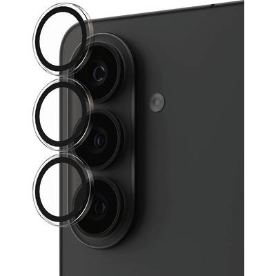Close-up van de drie verticaal uitgelijnde cameralens van een zwarte smartphone met een enkele LED-flits aan de achterkant.