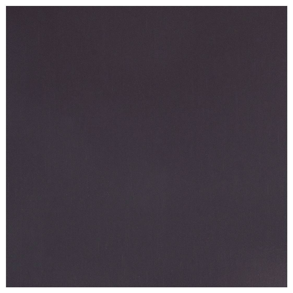 Een solide donkerpaarse vierkant, minimalistisch ontwerp, geen tekst of zichtbare patronen.