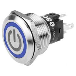 Een metalen drukknopschakelaar met een blauw cirkelvormig stromsymbool op het oppervlak, ontworpen om elektronische apparaten in of uit te schakelen.