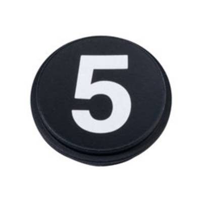 'Een zwarte ronde knop met een groot wit getal 5 erop.'