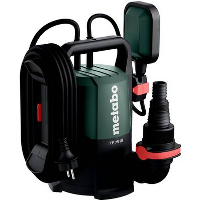 Draagbare Metabo TP 75 FS pomp met zwarte behuizing, groen lichaam, slangen en een vlotterschakelaar op een witte achtergrond.