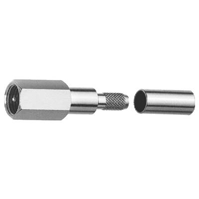 Onderdelen van metalen coaxiale kabelconnector weergegeven gescheiden, met een draadloze zeskantige behuizing aan de linkerkant en een cilindrische mof aan de rechterkant.